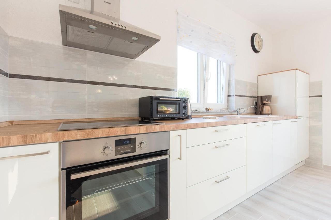 Apartment Dajana Pinezići Eksteriør billede