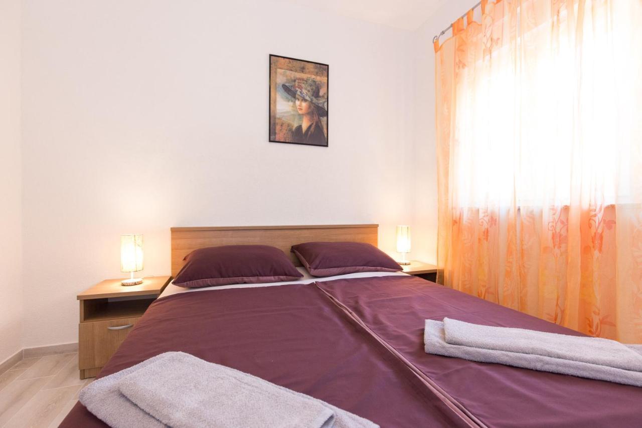 Apartment Dajana Pinezići Eksteriør billede