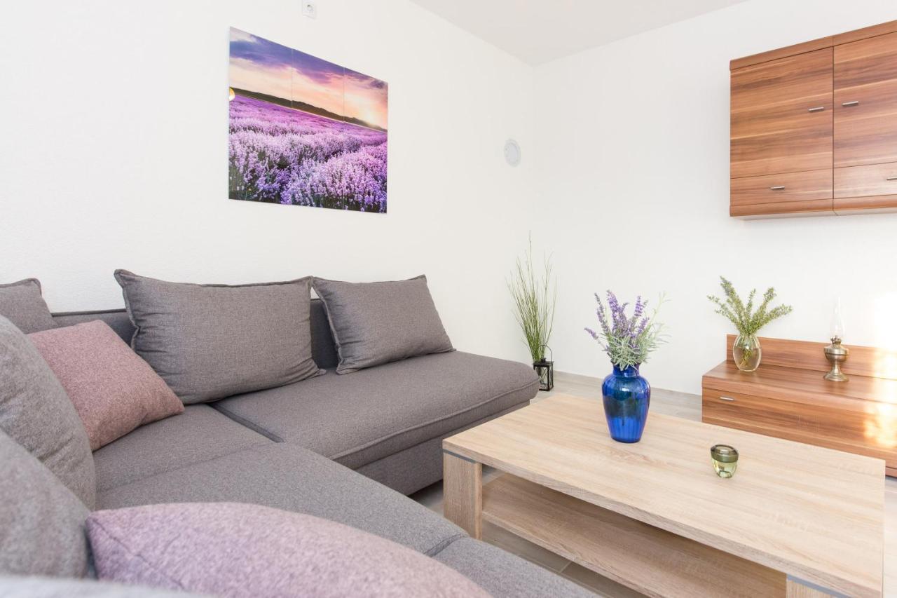 Apartment Dajana Pinezići Eksteriør billede